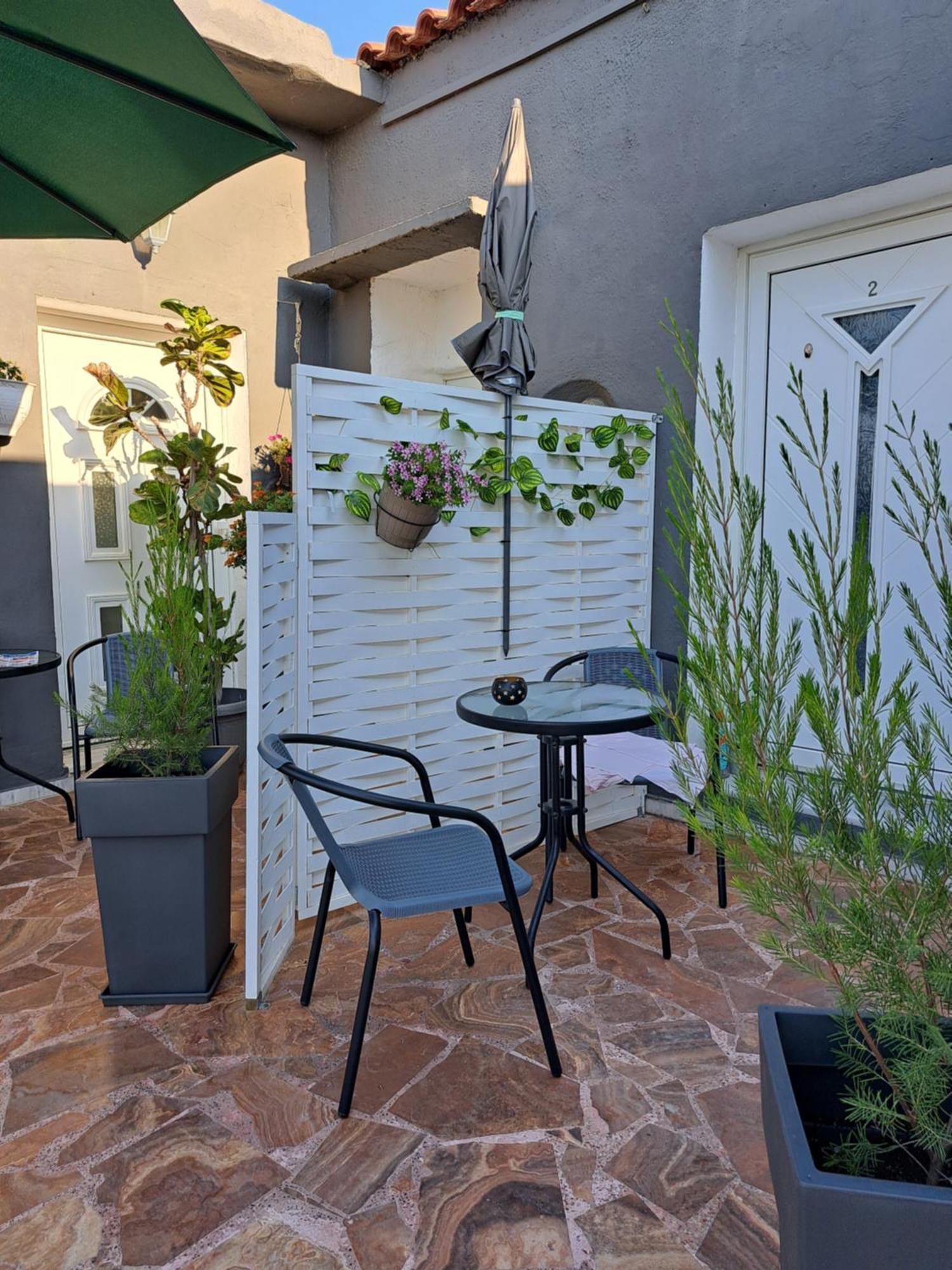 Garden Rooms Pirgos Psilonerou Exteriör bild